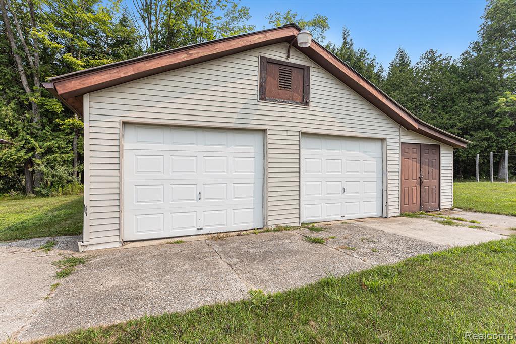 808 S Dow Road, MI 48661 — Photo 40