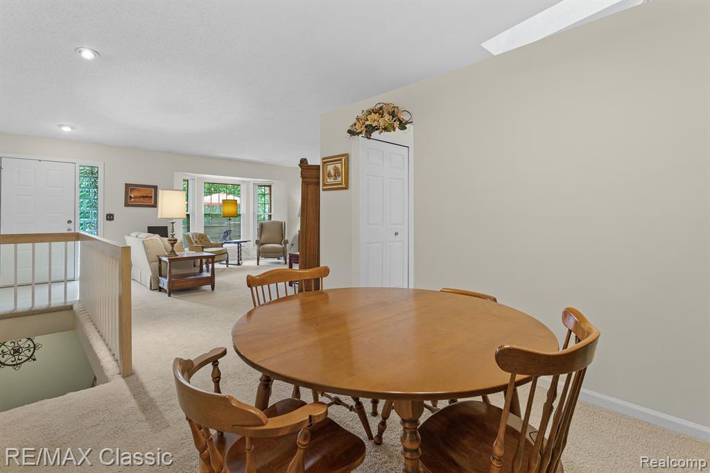 38360 Chessington, Farmington Hills, MI 48331 — Photo 9
