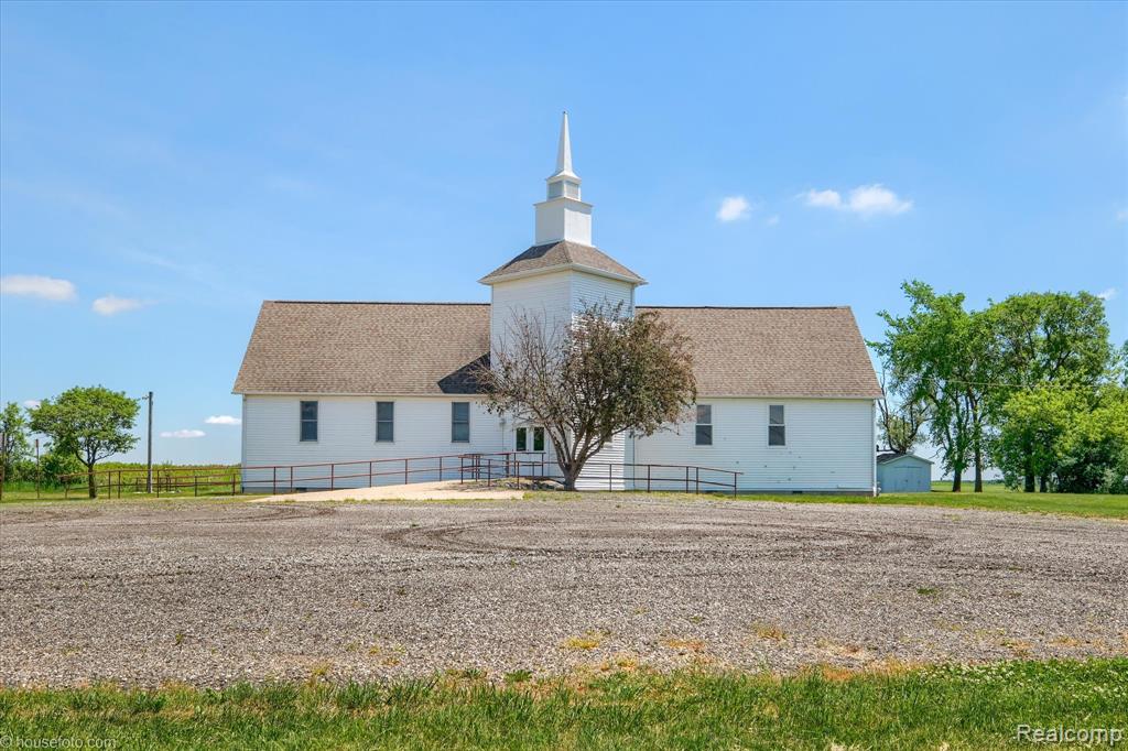 3909 S Van Dyke Road, Marlette, MI 48453