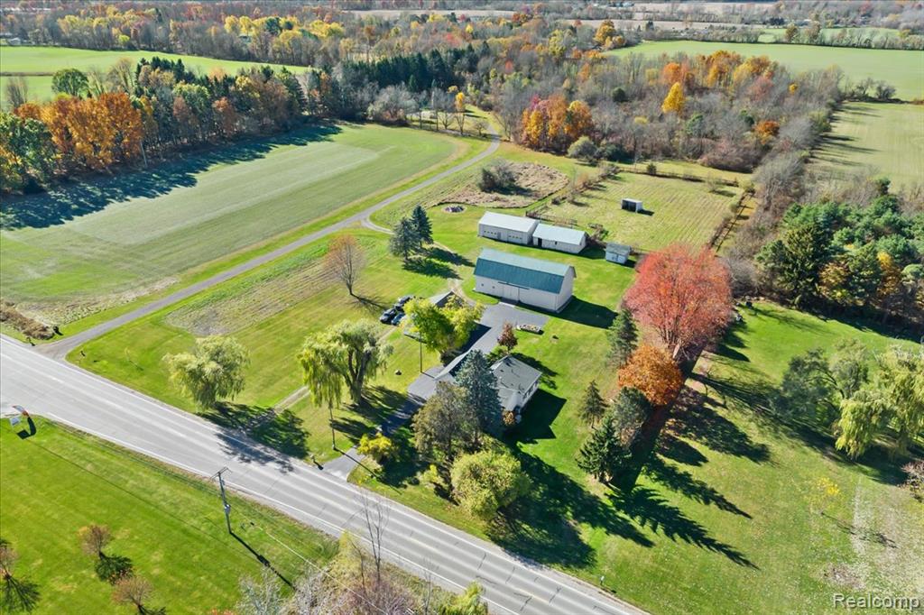 2795 N Burkhart Road, Howell, MI 48855 — Photo 2