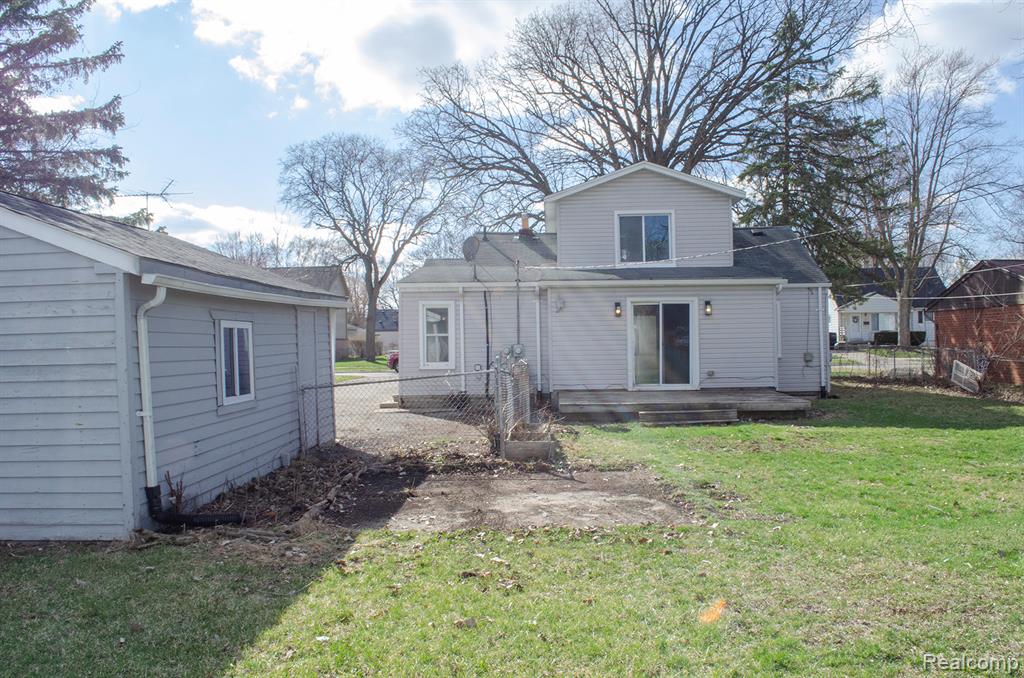 5850 Deering Street, Garden City, MI — Photo 5