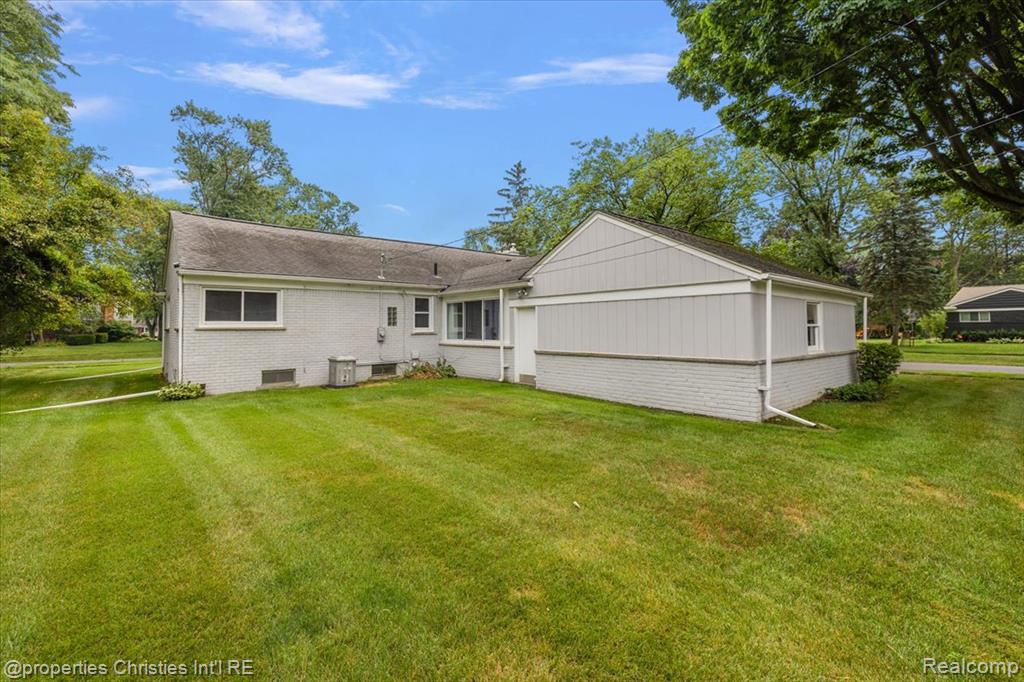 31711 Arlington Drive, Beverly Hills, MI 48025 — Photo 18