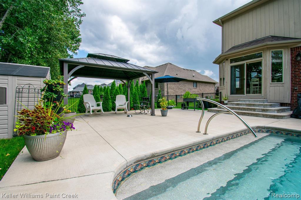 51405 CAROLINE Drive, Chesterfield, MI 48047 — Photo 7