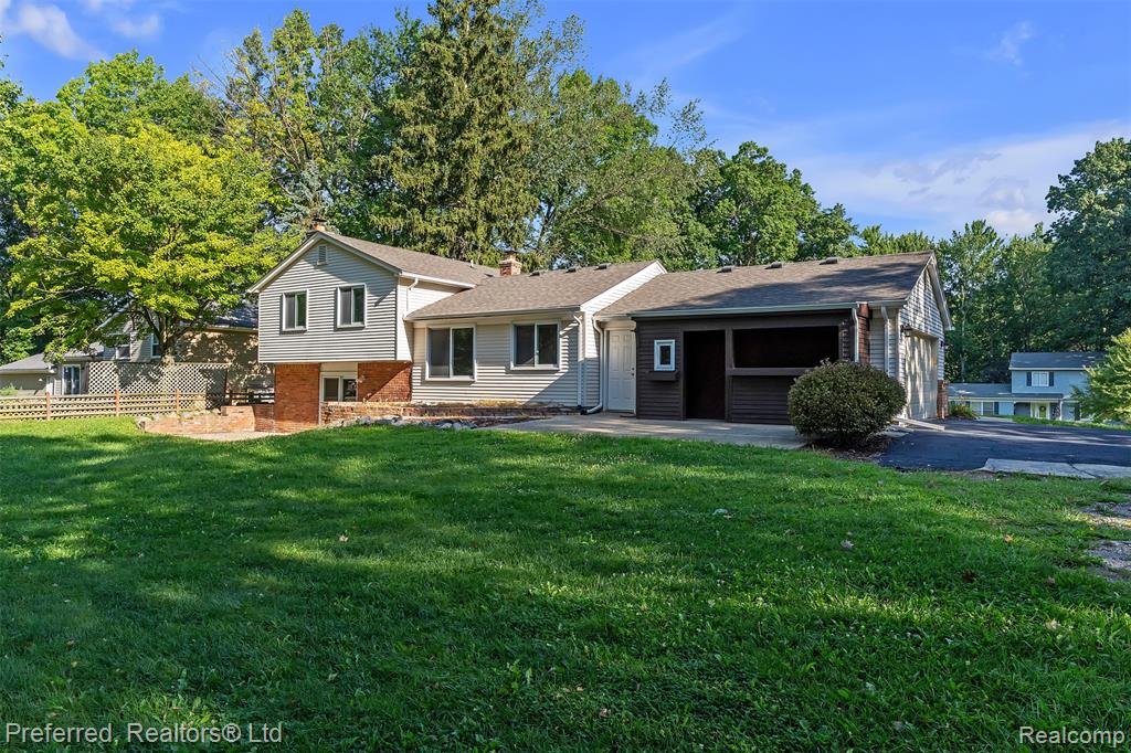 9366 Wild Oaks Circle, South Lyon, MI 48178 — Photo 39