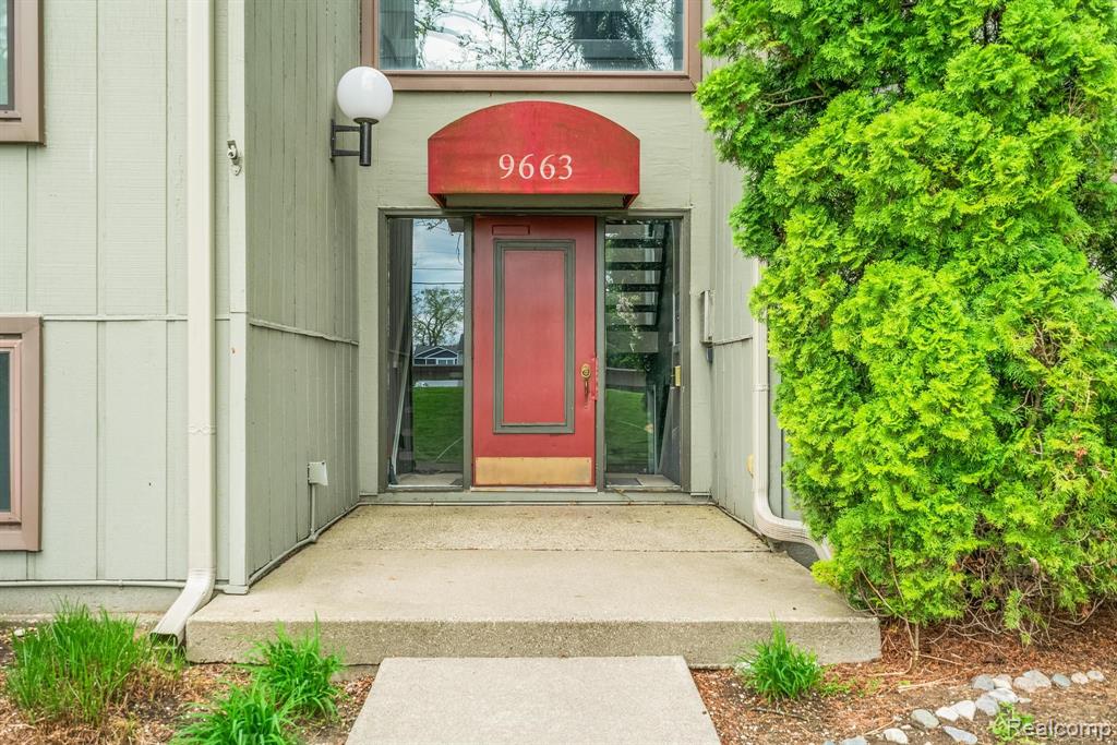 9663 BAYVIEW Drive, Ypsilanti, MI 48197 — Photo 2
