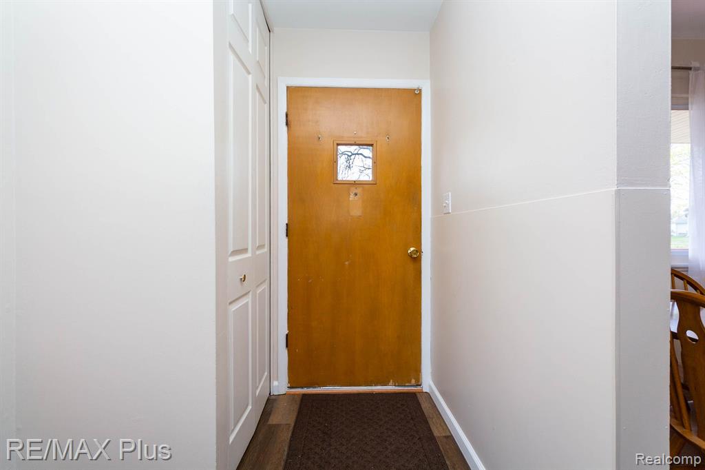 642 TURRILL Avenue, Lapeer, MI 48446 — Photo 7