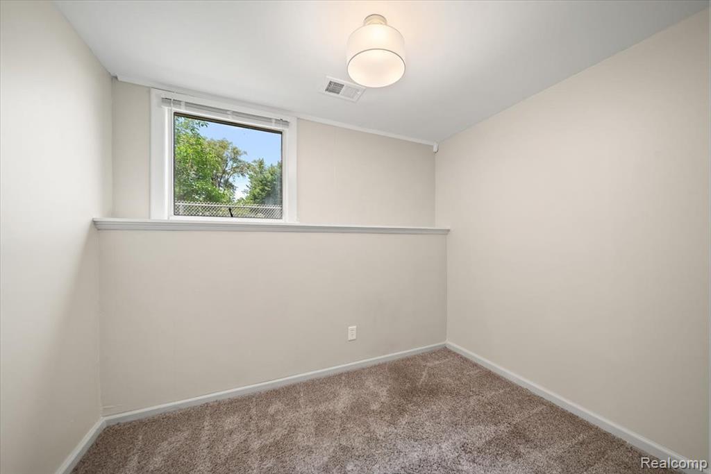 11169 Chestnut Drive, Plymouth, MI 48170 — Photo 23