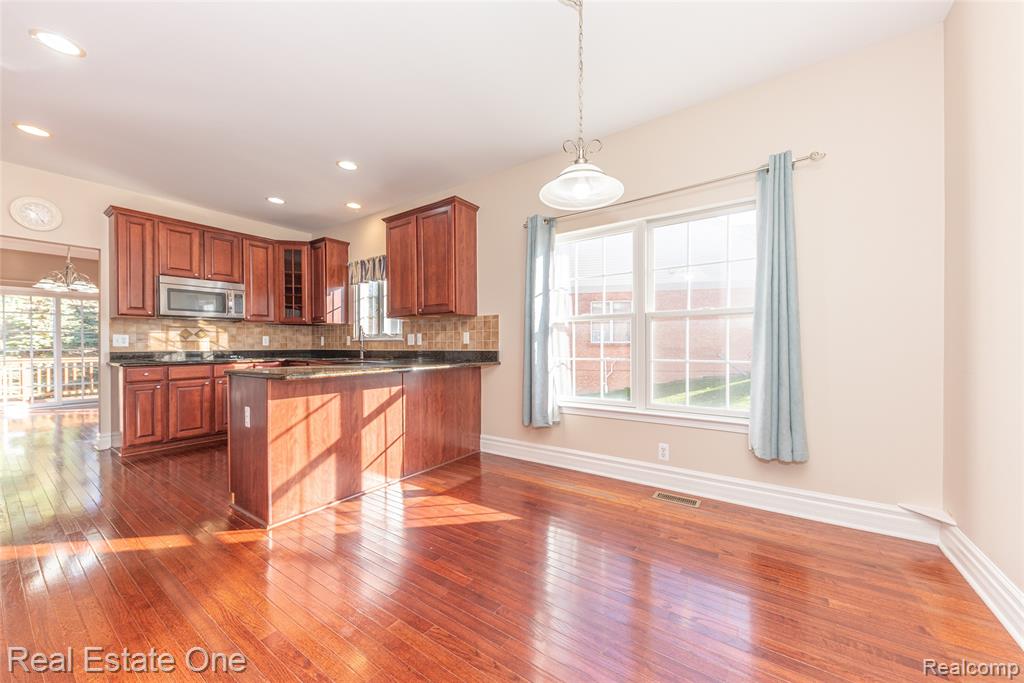 26610 Valhalla Drive, Farmington Hills, MI 48331 — Photo 21