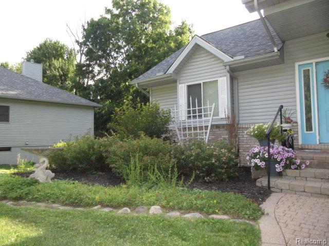 11356 Tall Shadows Court, Pinckney, MI 48169 — Photo 2
