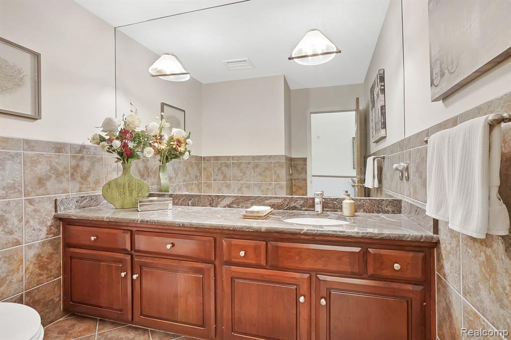 72 Vaughan Ridge Road, Bloomfield Hills, MI 48304 — Photo 29