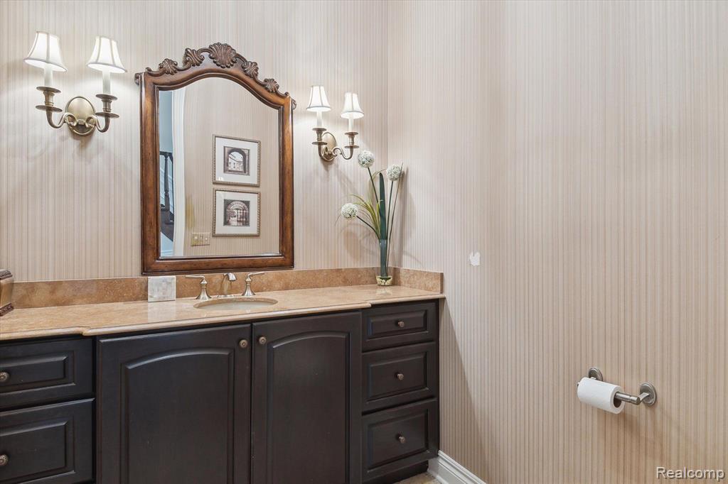 17712 PARKSHORE Drive, Northville, MI 48168 — Photo 35