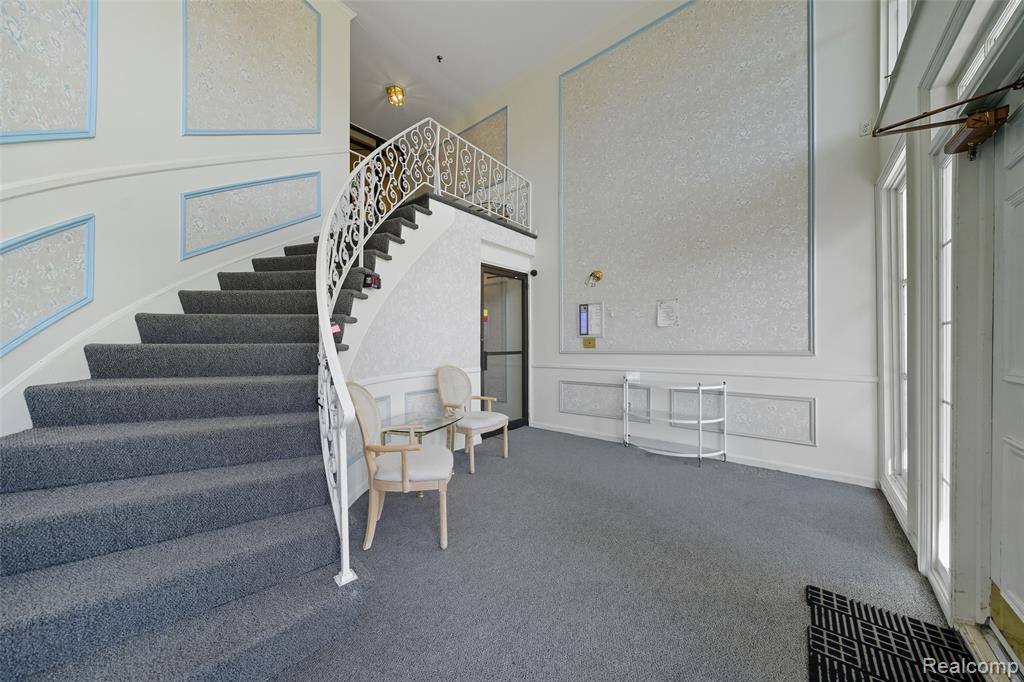 19710 W 13 Mile Road, 108, Beverly Hills, MI 48025 — Photo 9