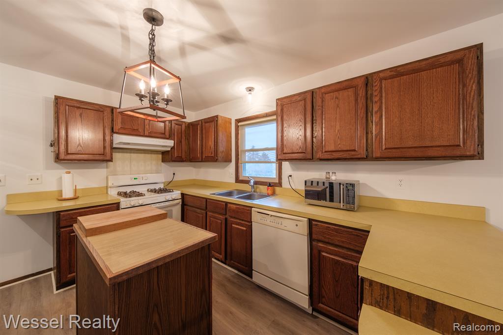 29720 ARMADA RIDGE Road, Richmond, MI 48062 — Photo 4