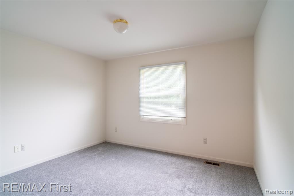 4798 WALNUT CREEK Drive, West Bloomfield, MI — Photo 40