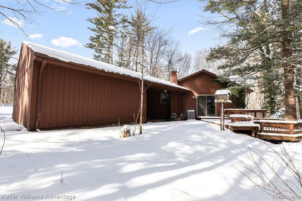 421 BONNIE Circle, Howell, MI 48843 — Photo 34