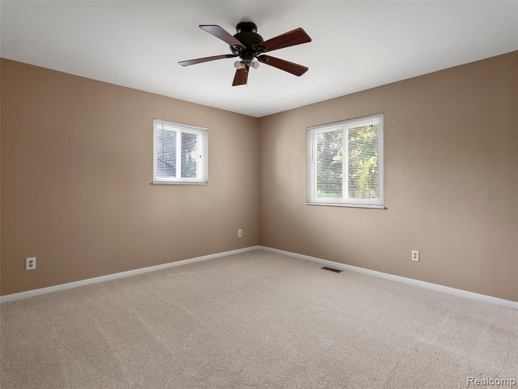 970 Golfview Drive, Lake Orion, MI 48362 — Photo 21