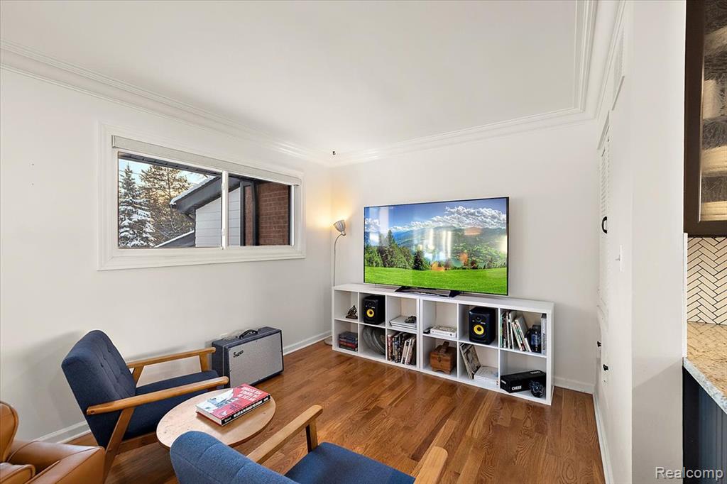 TV Area (2)