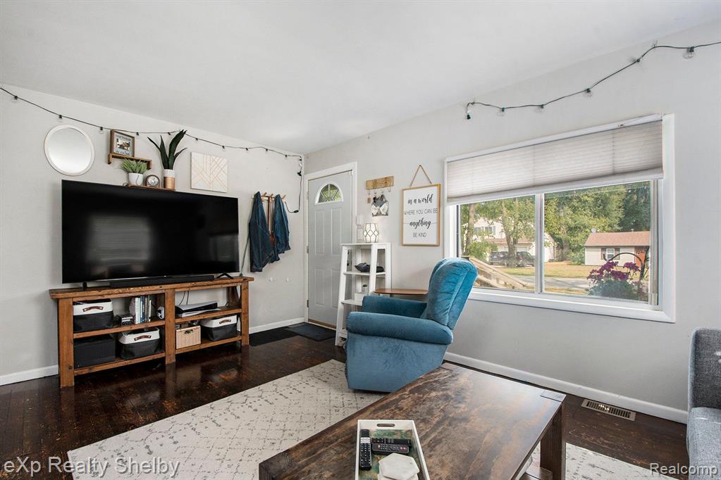 4549 Madison Avenue SE, Grand Rapids, MI 49548 — Photo 4
