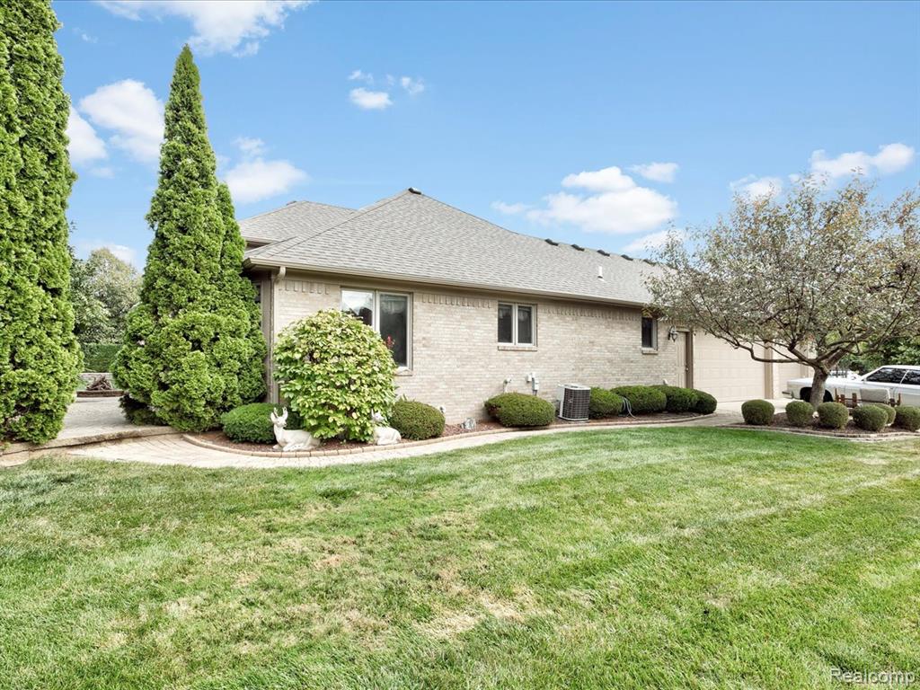 56909 Pinecone Boulevard, Shelby Twp, MI 48316 — Photo 32