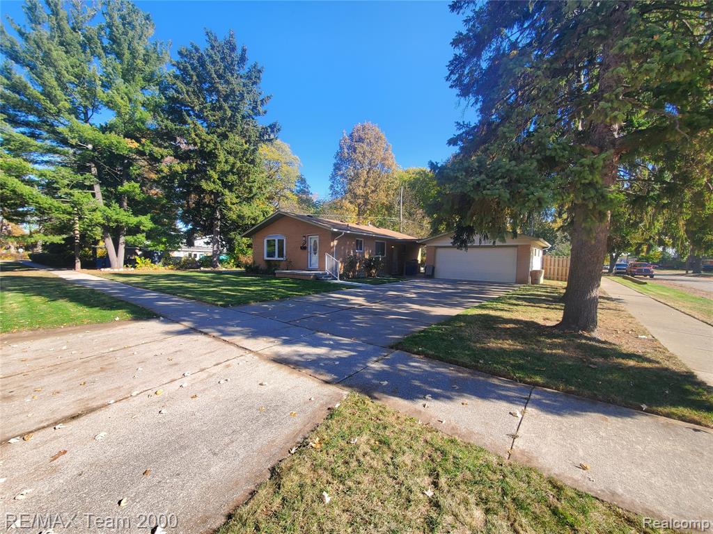 4565 UNIVERSAL Street, Dearborn Heights, MI 48125 — Photo 3