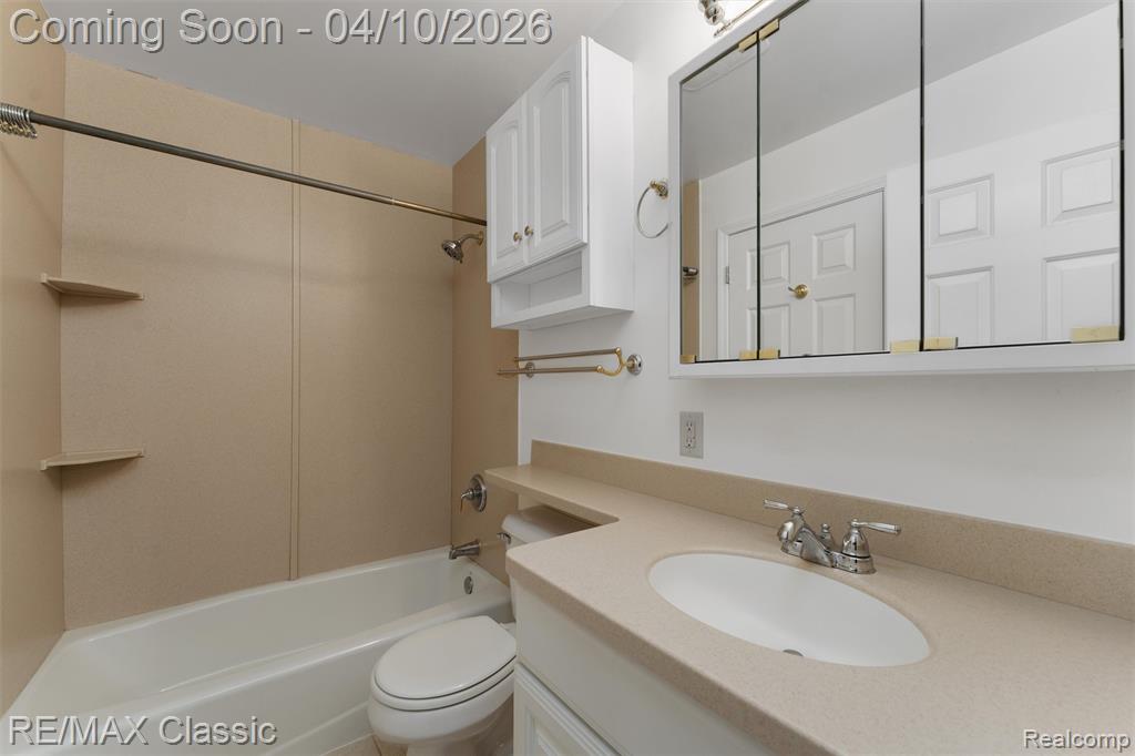 44640 Yorkshire Drive, Novi, MI — Photo 27