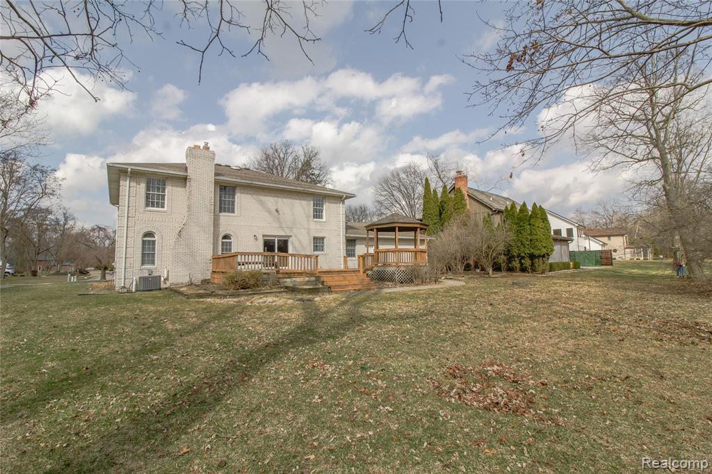 8121 Saint James Drive, Grosse Ile, MI 48138 — Photo 44