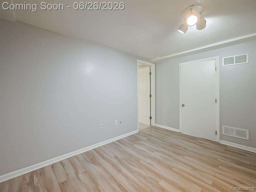 160 Pine Tree Ridge Drive, 3, Waterford, MI 48327 — Photo 18