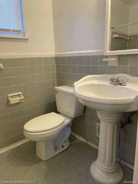 7649-7651 CURTIS Street, Detroit, MI 48221 — Photo 9