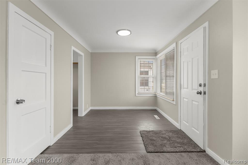 23245 Annapolis Street, Dearborn Heights, MI 48125 — Photo 7