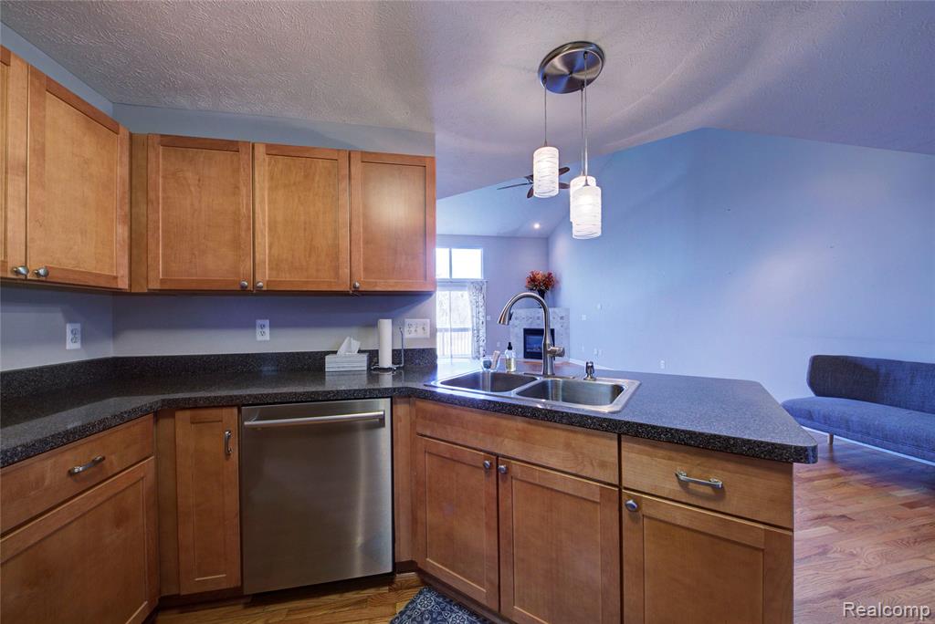 1040 Spirea, Howell, MI 48843 — Photo 12