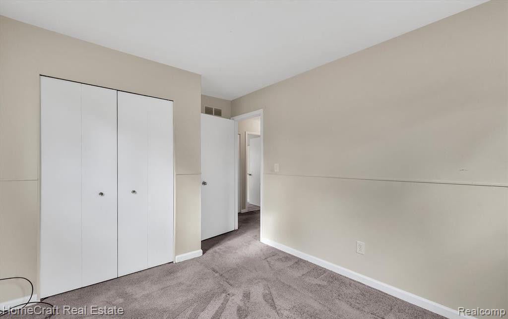 9224 PANAMA Avenue, Ypsilanti, MI 48198 — Photo 16