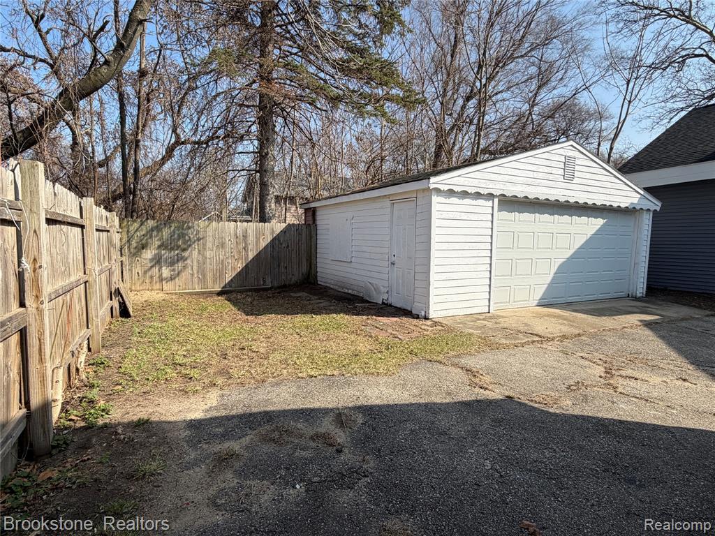 398 N Saginaw Street, Pontiac, MI 48342 — Photo 15