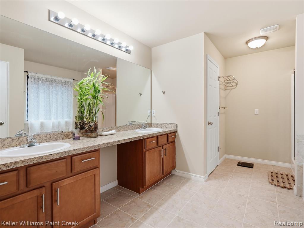 846 Monterey Lane, Rochester Hills, MI 48307 — Photo 30