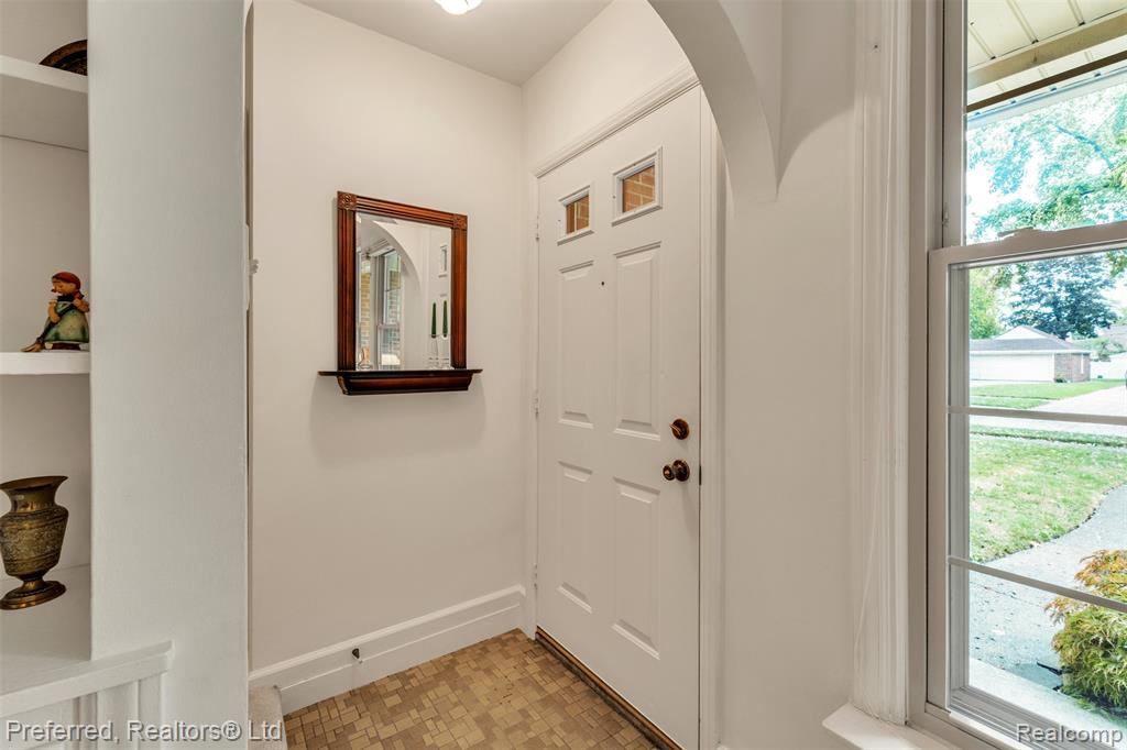 441 Highview Street, Dearborn, MI 48128 — Photo 6