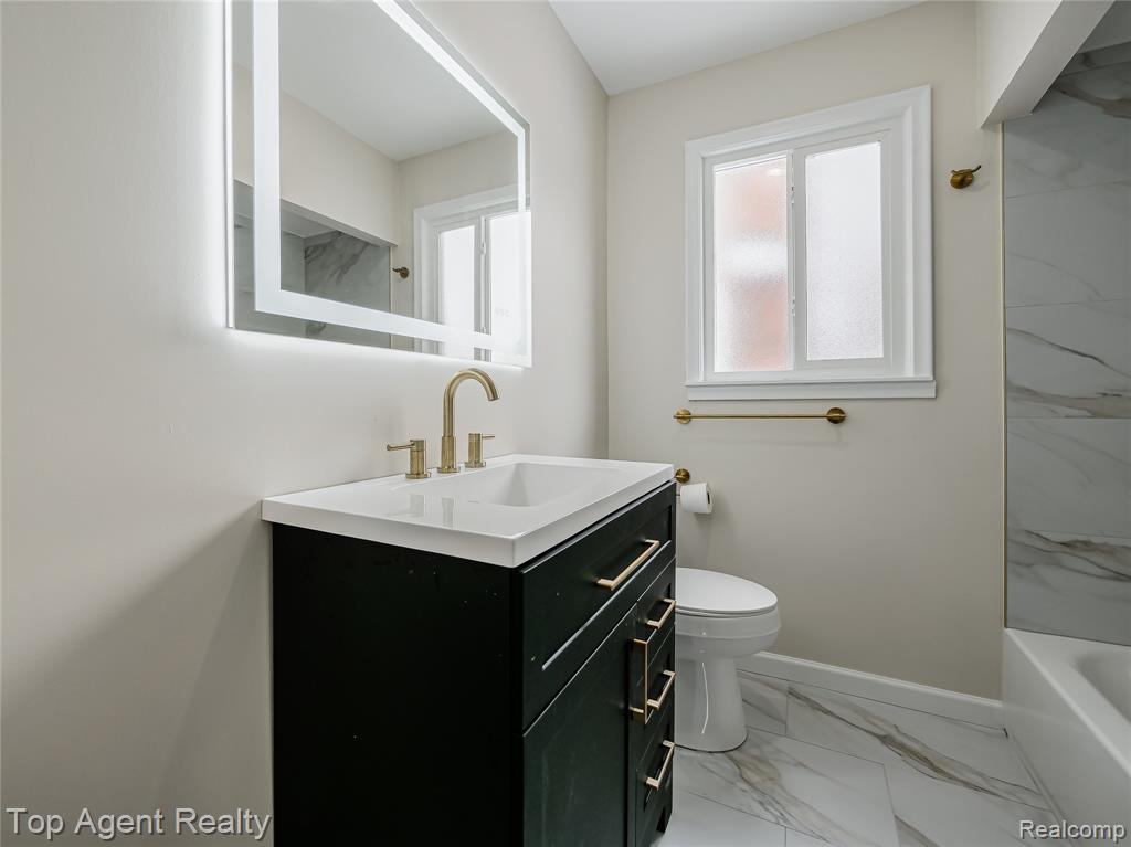 20580 21 Mile Road, Macomb, MI 48044 — Photo 17