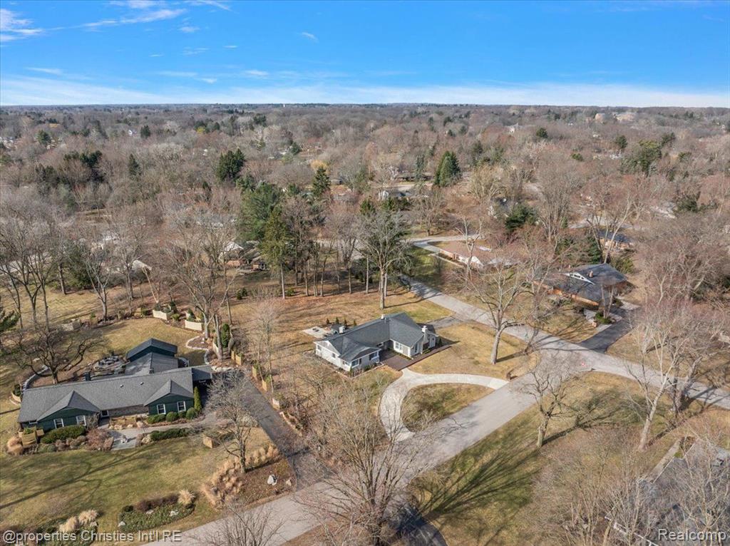 4361 MEADOWLANE Court, Bloomfield Hills, MI 48304 — Photo 16