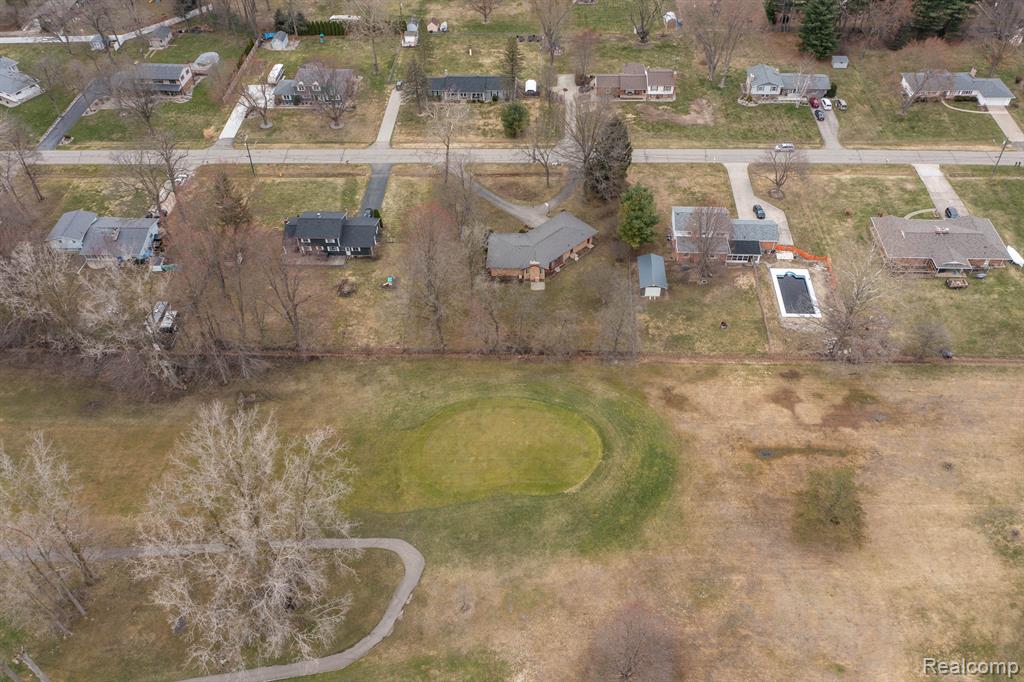 6226 GOLFVIEW Drive, Burton, MI 48509 — Photo 13