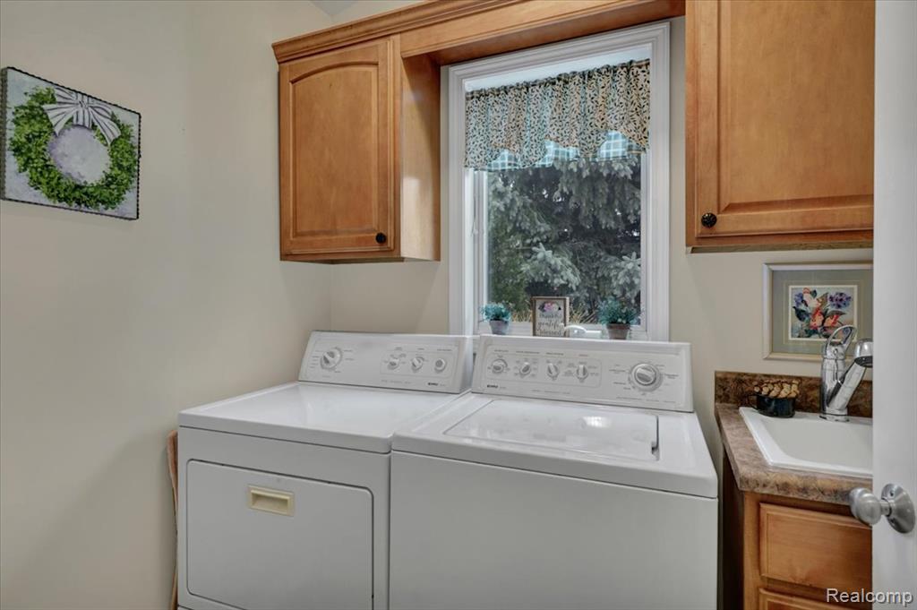 5739 County Kerry Drive Drive, Caseville, MI 48725 — Photo 13