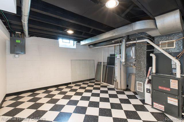 942 Donmar Court, Birmingham, MI 48009 — Photo 19