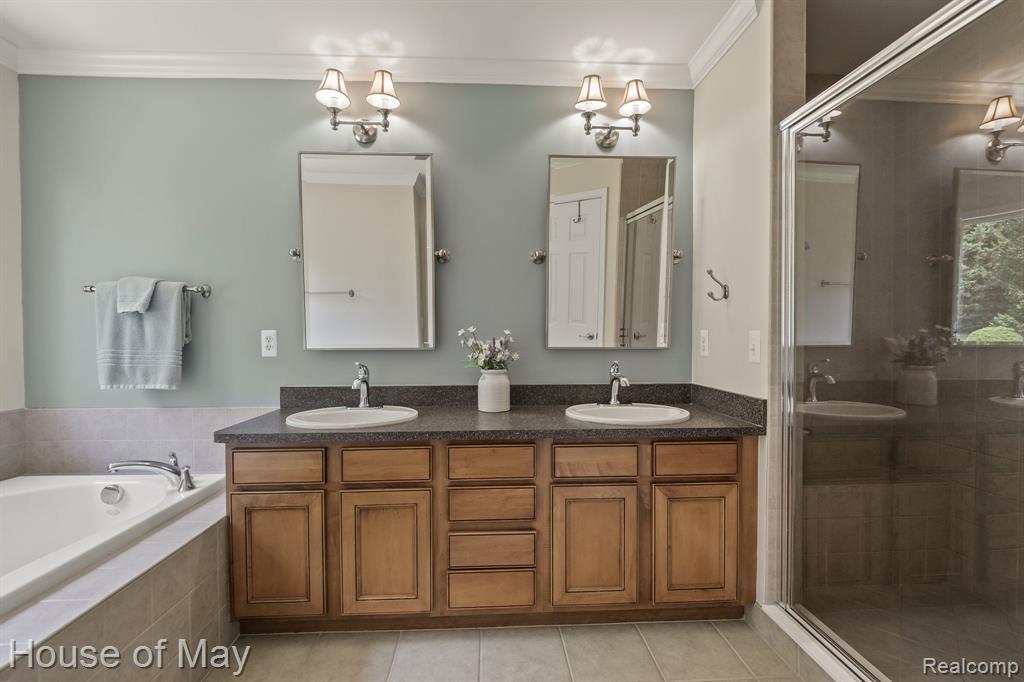 6066 Strawberry Circle, Commerce Twp, MI 48382 — Photo 22