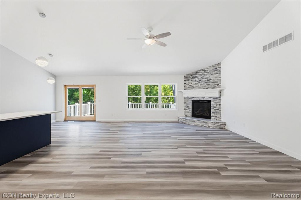 3907 Pontiac Lake Road, Waterford, MI 48328 — Photo 5