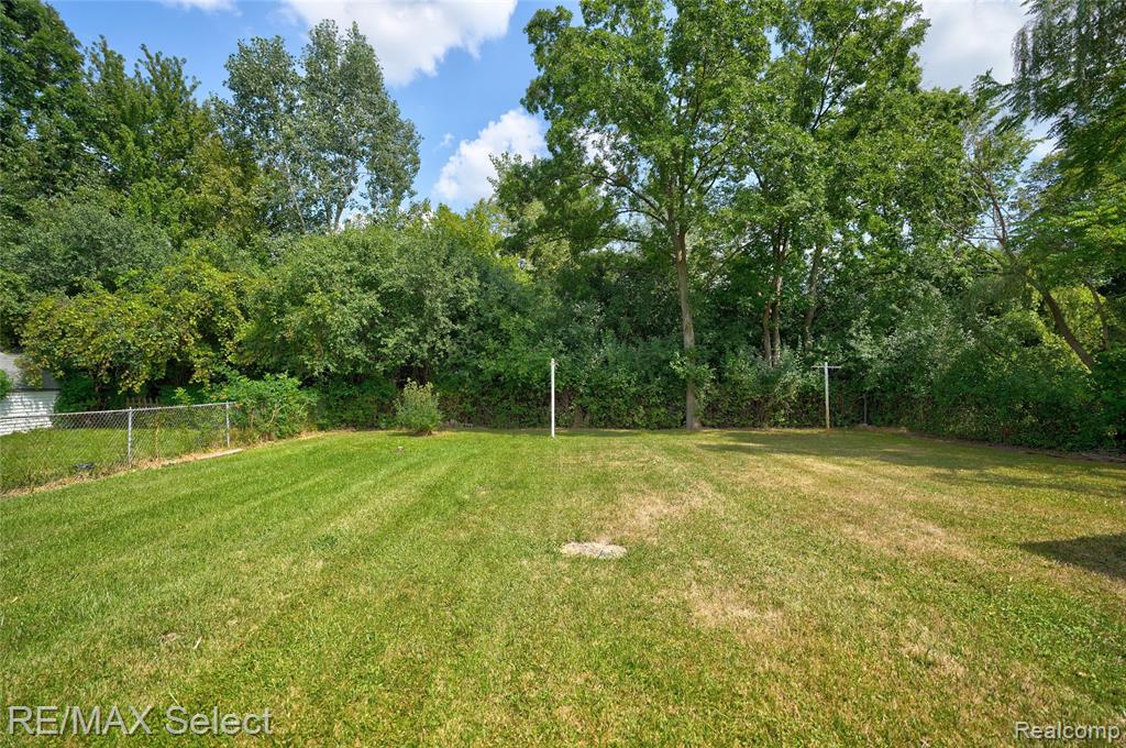 4505 Sheldon Lane, Flint, MI 48507 — Photo 6