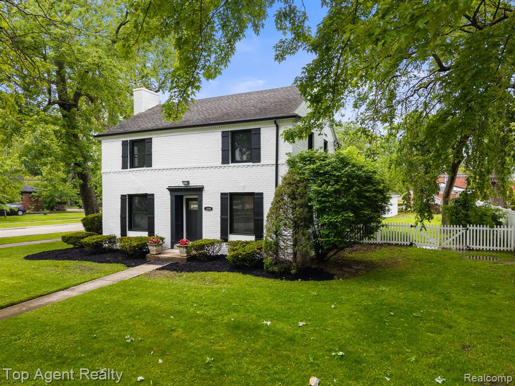 1894 Broadstone Road, Grosse Pointe Woods, MI 48236 — Photo 56