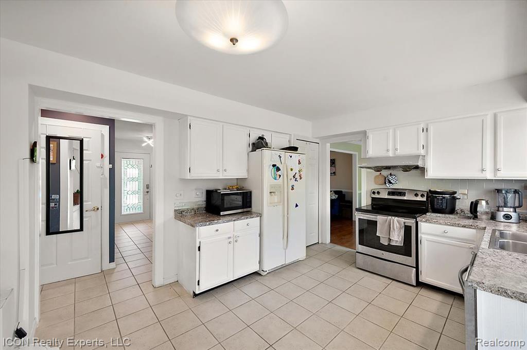 44831 Huntington Drive, Novi, MI — Photo 16