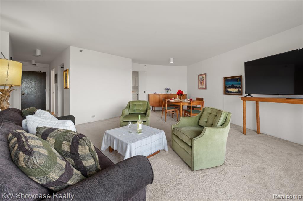 5000 Town Center Center, 703, Southfield, MI 48075 — Photo 17