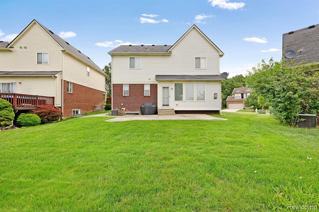 28285 COTTAGE Lane, New Hudson, MI 48165 — Photo 3