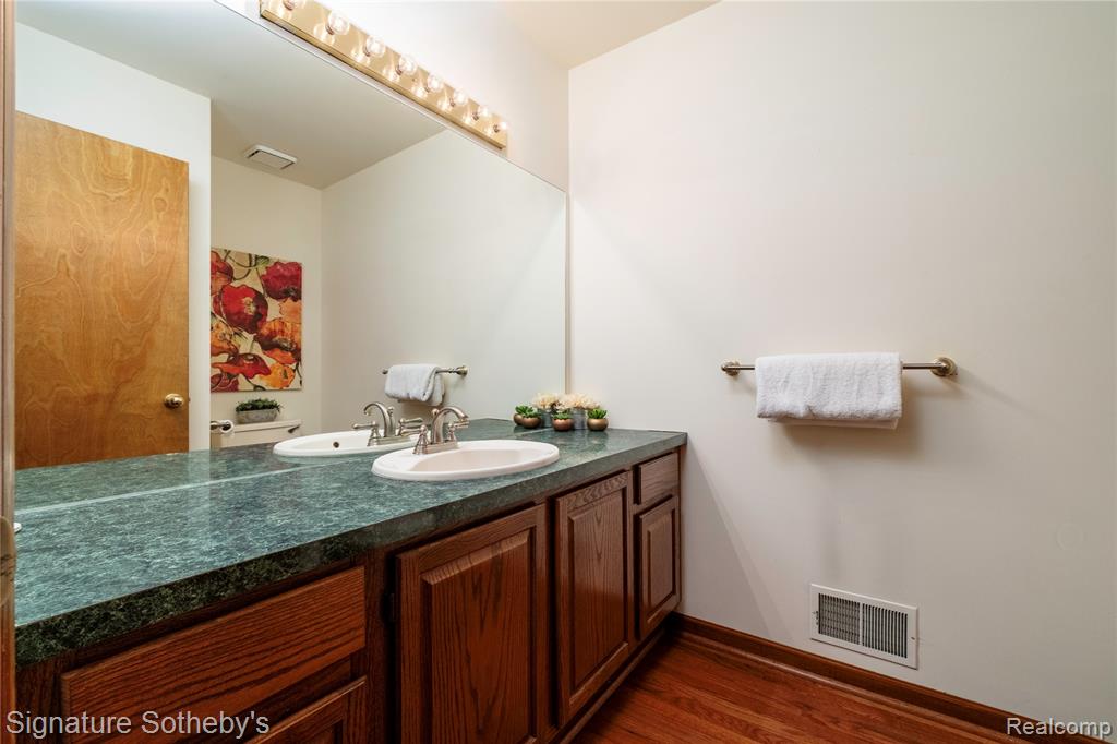 16819 Country Knoll Drive, Northville, MI 48168 — Photo 28