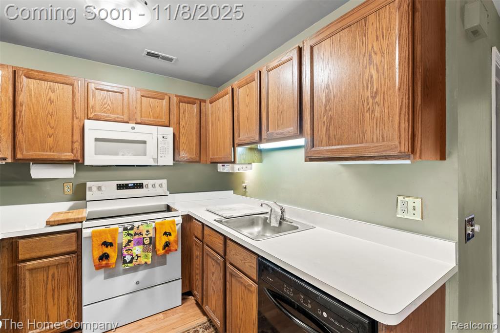 175 W Kenilworth Avenue, Royal Oak, MI 48067 — Photo 18