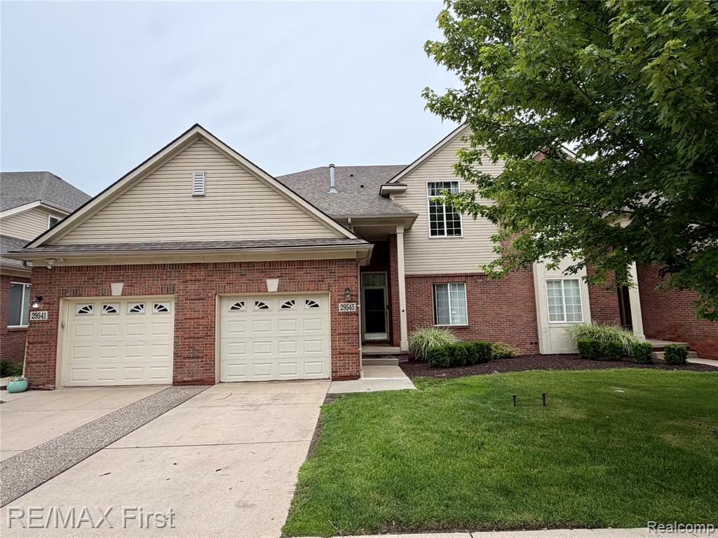29541 Woodpark Circle, Warren, MI 48092