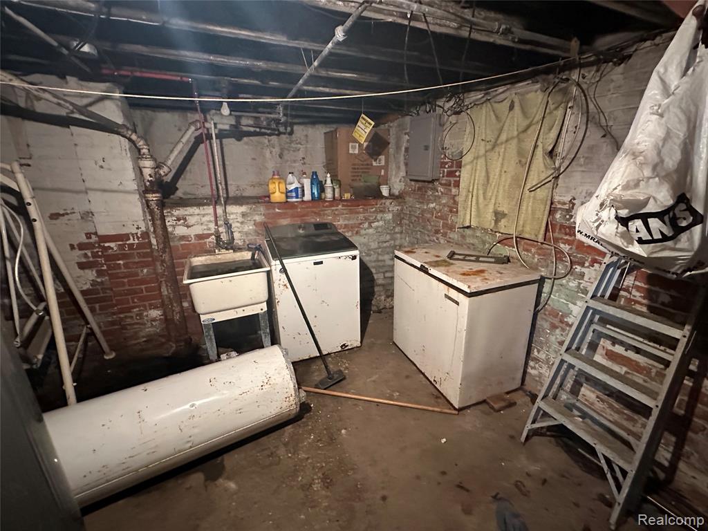5042 Pennsylvania Street, Detroit, MI 48213 — Photo 53